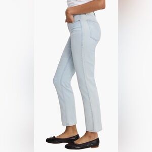 Good American Women's Straight Leg Jeans in Light Blue Size 4/27